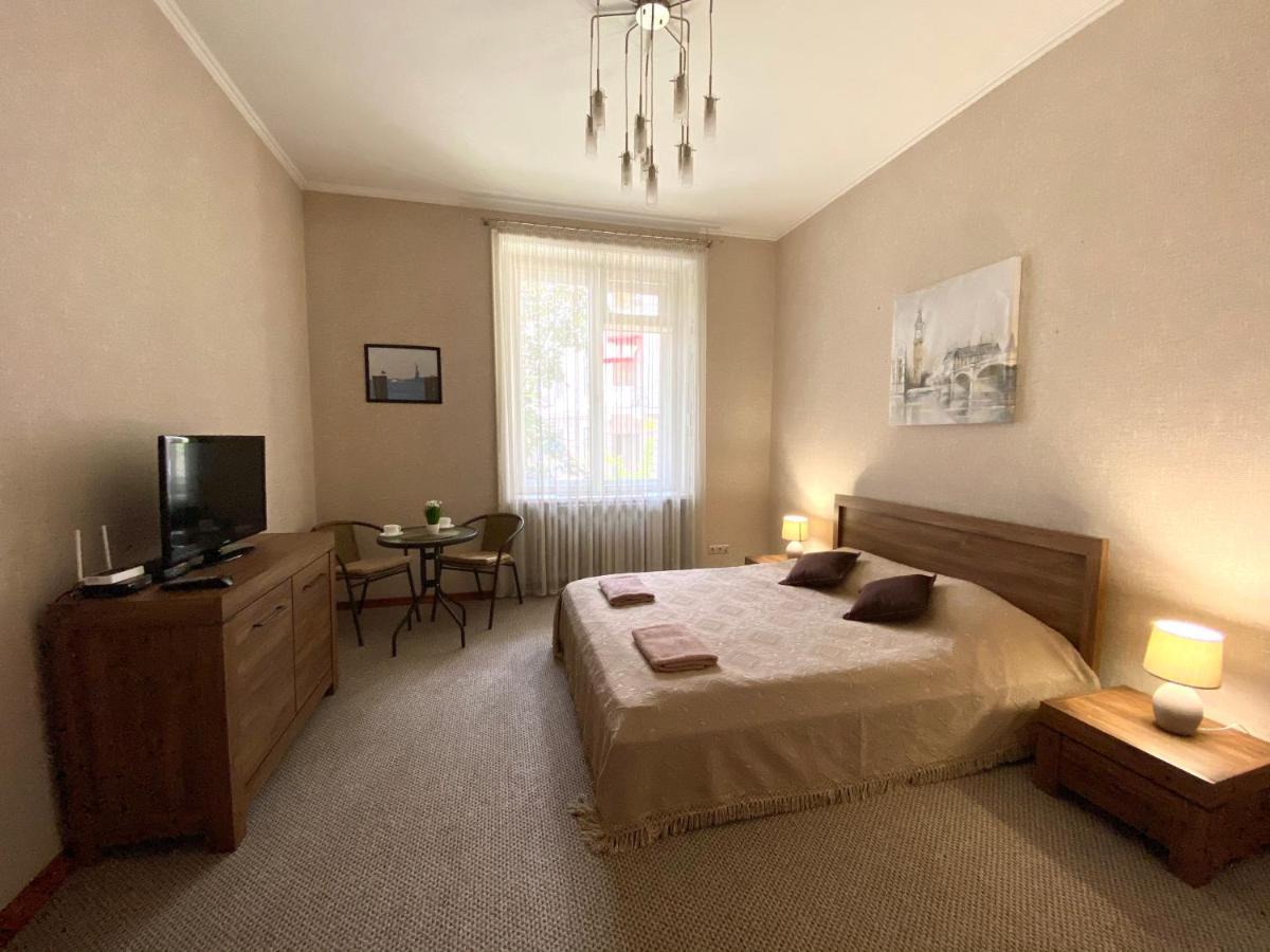 Family Apartment Lviv Exterior photo