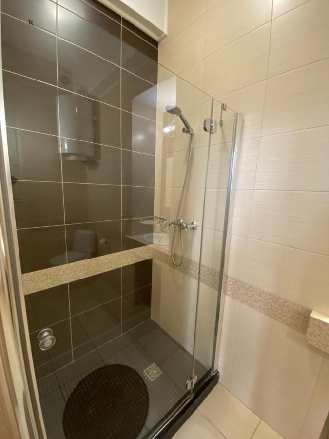 Family Apartment Lviv Exterior photo